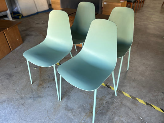 Set of 4 Svelti Dining Chairs - Aloe Green
