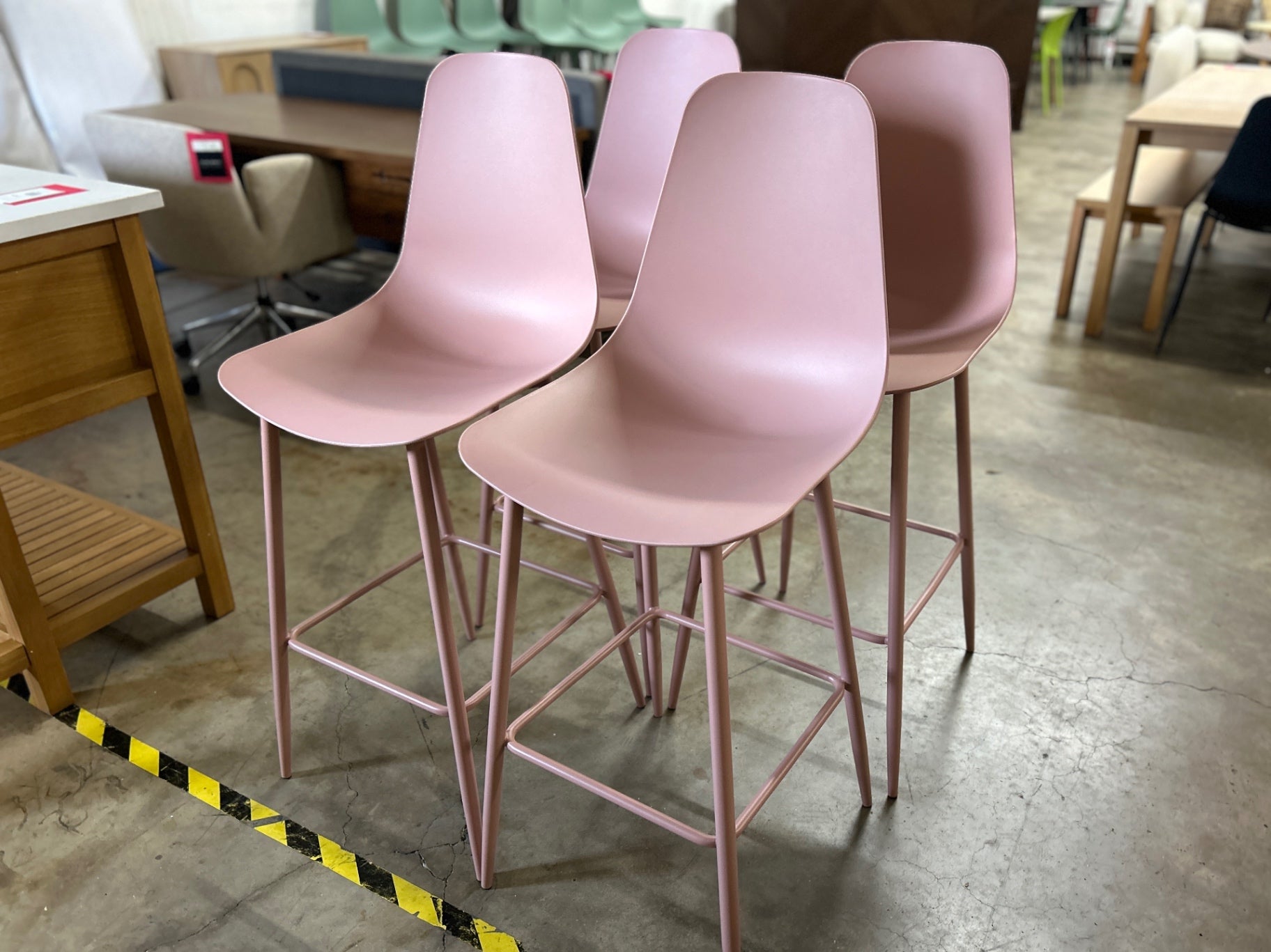 Set Of 4 Svelti Bar Stools - Dusty Pink – Pecan Branch Furniture