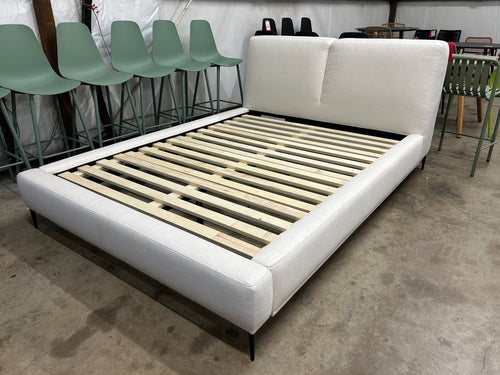 Abisko Queen Bed - Quartz White