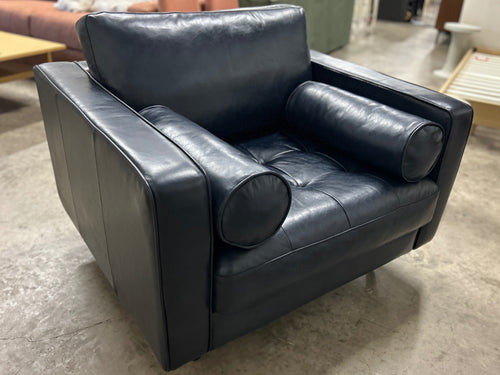 Sven 42" Tufted Leather Lounge Chair - Oxford Blue