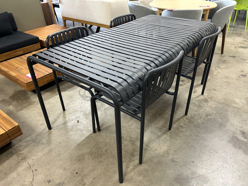 The Sarek Dining Set - Black