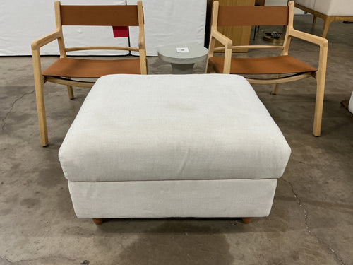 Vati 33" Storage Ottoman - Buckler Ivory