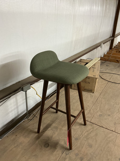 Sede Counter Stool - Walnut and Olio Green
