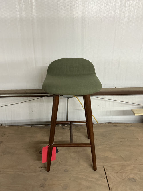 Sede Counter Stool - Walnut and Olio Green