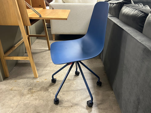 Svelti Office Chair - Berry Blue