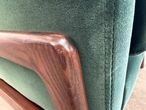 Nord 29" Velvet Lounge Chair - Balsam Green