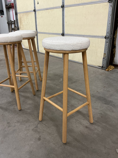 Set of 4 Nurmi Counter Stools - White Oak And Ivory Wool Bouclé