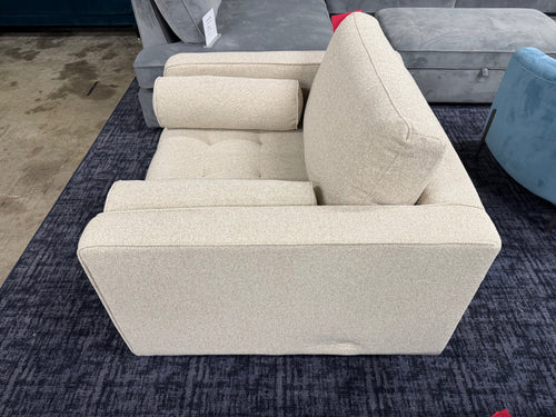 Sven 42" Tufted Lounge Chair - Ratine Buff