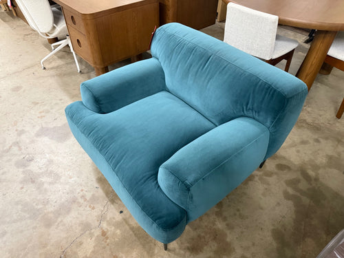 Abisko 42.5" Velvet Lounge Chair - Plush Pacific Blue