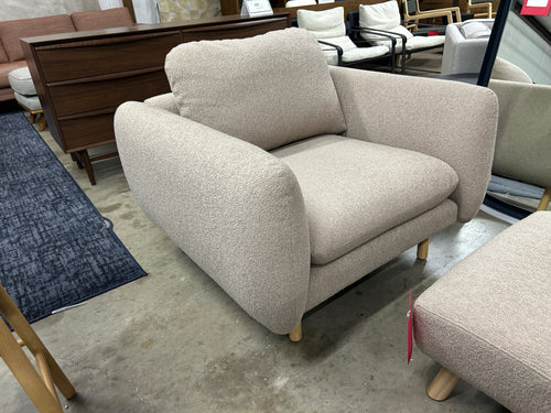 Sanders 37in Lounge Chair - Sandstone Wool Boucle