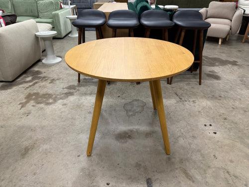 Seno 36” Round Dining Table - Oak