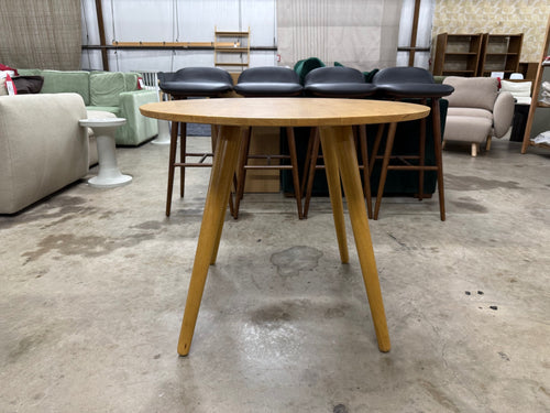 Seno 36” Round Dining Table - Oak