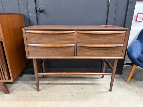 Lenia 39.25" Console - Walnut