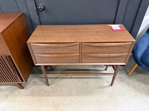 Lenia 39.25" Console - Walnut