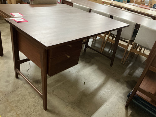 Krossa 58.5" Desk - Walnut