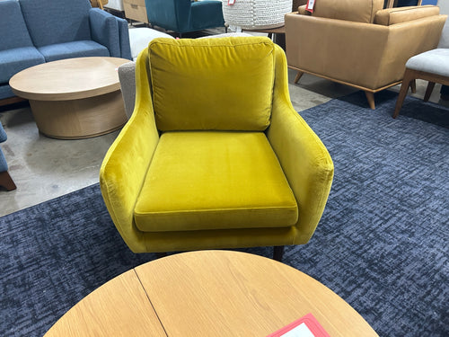 Matrix 30.5in Velvet Lounge Chair - Yarrow Gold