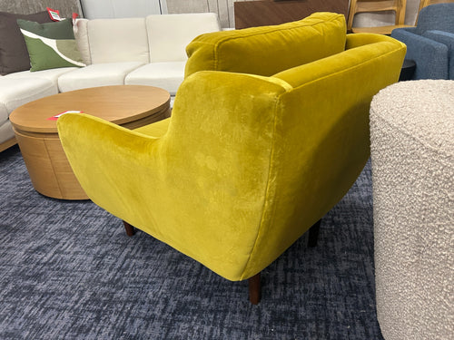 Matrix 30.5in Velvet Lounge Chair - Yarrow Gold