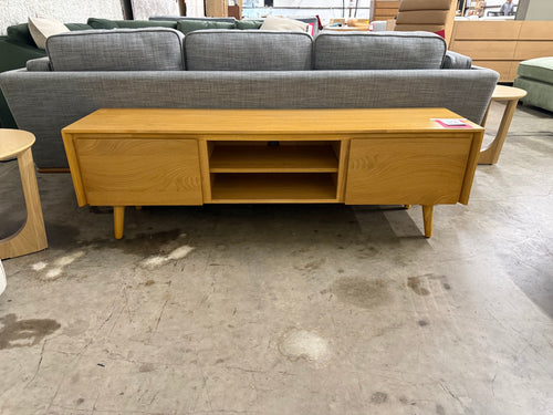 Seno 63" Low Media Unit - Oak