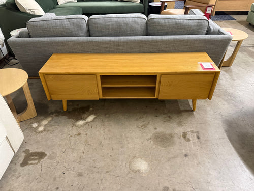 Seno 63" Low Media Unit - Oak