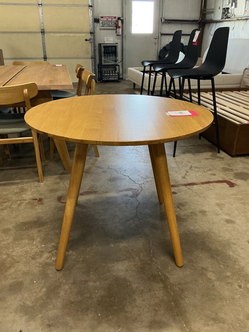 Seno 36" Round Dining Table - Oak
