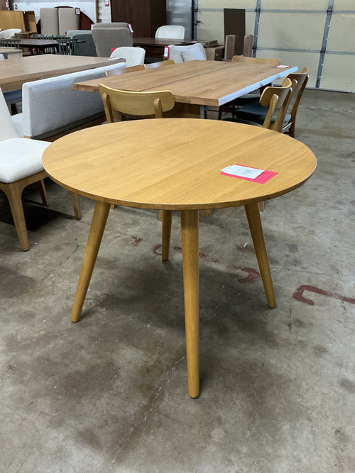 Seno 36" Round Dining Table - Oak