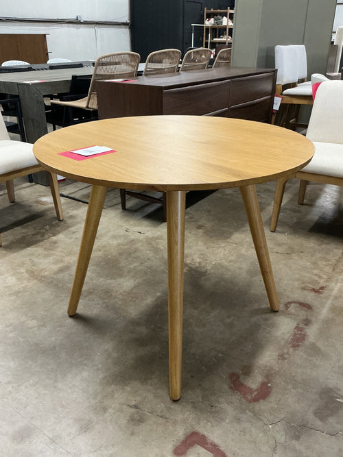 Seno 36" Round Dining Table - Oak