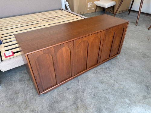 Prima 55.5" Media Unit - Walnut