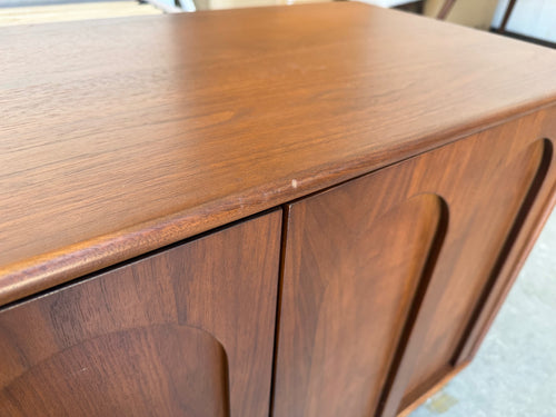 Prima 55.5" Media Unit - Walnut
