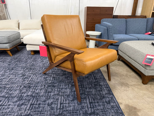 Otio 26" Leather Lounge Chair - Walnut And Toscana Tan