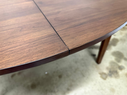 Plumas 55" - 74.75" Extendable Dining Table - Walnut