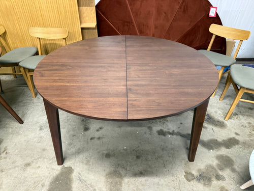 Plumas 55" - 74.75" Extendable Dining Table - Walnut