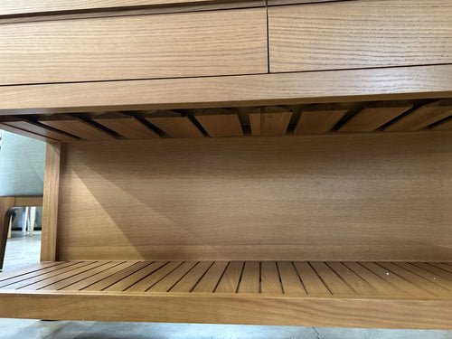 Quincy 57.5" Kitchen Island - Oak