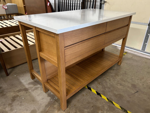 Quincy 57.5" Kitchen Island - Oak