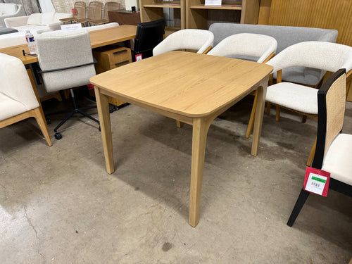 CLEARANCE Plumas 37.5" - 57.25" Extendable Dining Table - White Oak