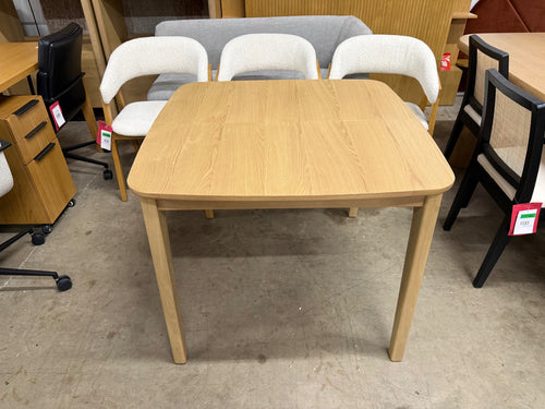 CLEARANCE Plumas 37.5" - 57.25" Extendable Dining Table - White Oak