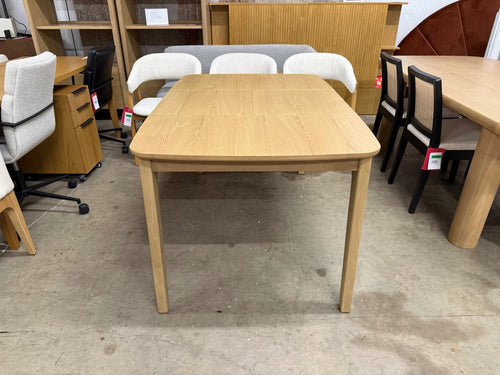 CLEARANCE Plumas 37.5" - 57.25" Extendable Dining Table - White Oak