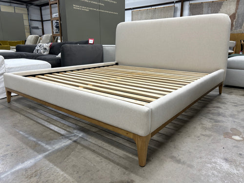 Rosin King Upholstered Bed - Natural Oak And Sand Ivory