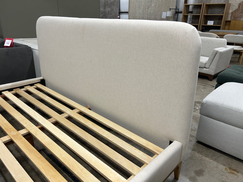 Rosin King Upholstered Bed - Natural Oak And Sand Ivory