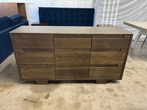 Babyletto Yuzu 9-Drawer Dresser- Walnut