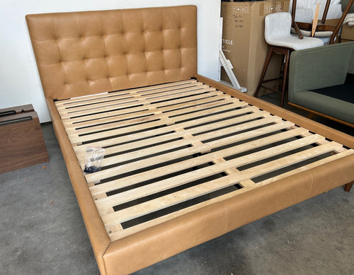 Sven Queen Tufted Leather Bed - Charme Tan