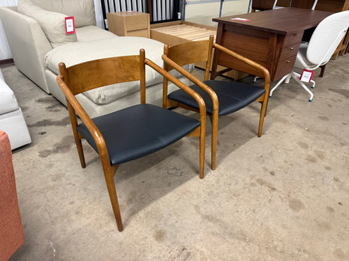 Pair of Lento 25" Leather Lounge Chairs - Black