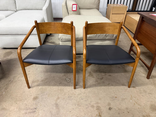 Pair of Lento 25" Leather Lounge Chairs - Black