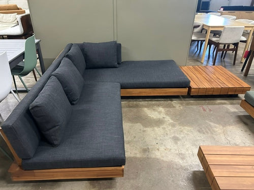 Lubek 82.5" Outdoor Low Right Sectional Set - Slate Gray
