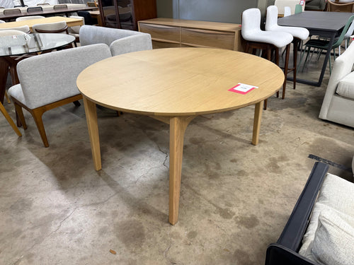 Plumas 55" - 74.75" Extendable Dining Table - White Oak