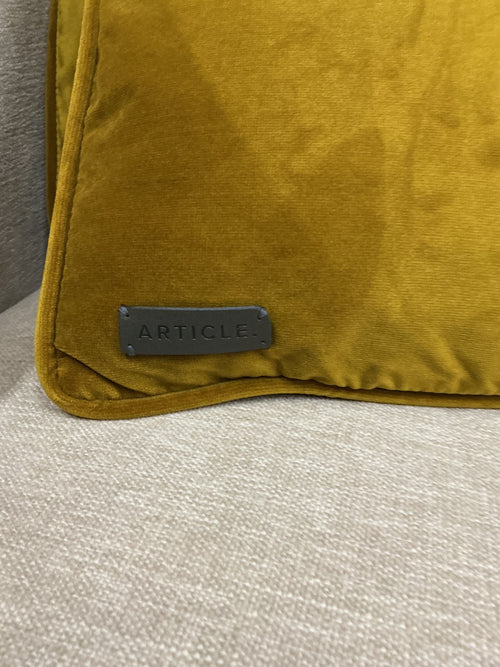 Lucca Velvet Pillow - Plush Yarrow Gold